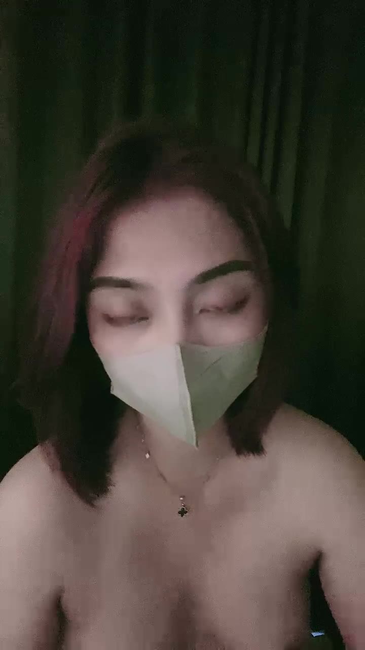 Marlyn Eks Pramugari Bondol Nekat Pamer Toket Dream