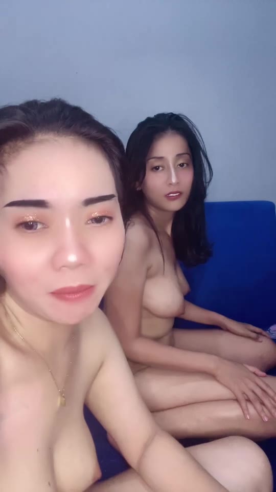 Gokil! Angel Karamoy Colok Anu Desah Samping Bestienya HOT51