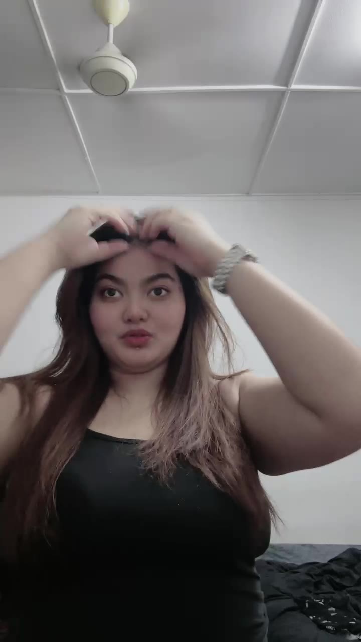 Mandi Bareng Mia Asyik Mainin Uting ID 78868557 Mango